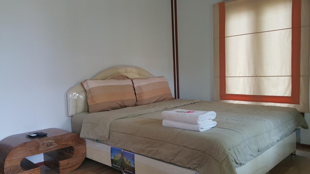 Oyo 75402 Villa Rayonghouse Ban Nong Sai Yong Bagian luar foto