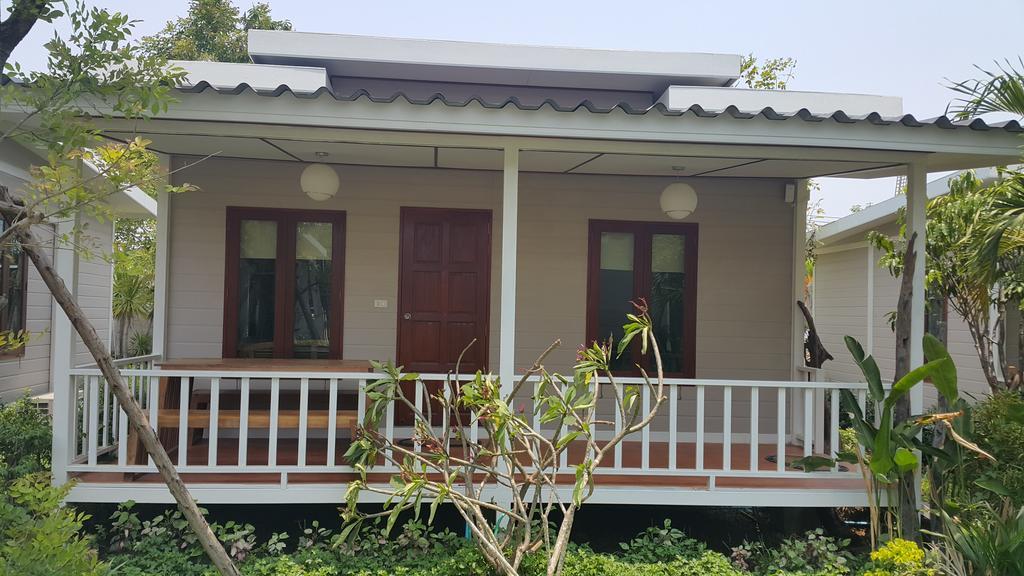 Oyo 75402 Villa Rayonghouse Ban Nong Sai Yong Bagian luar foto